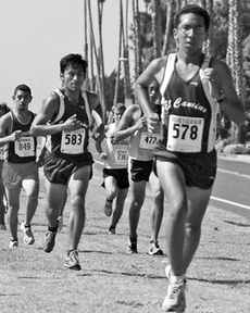 Joey Bianchi (578) leads the pack at the Santa Barbara Invitational Saturday. Bianchi is followed by teammate Jon Flores (583).