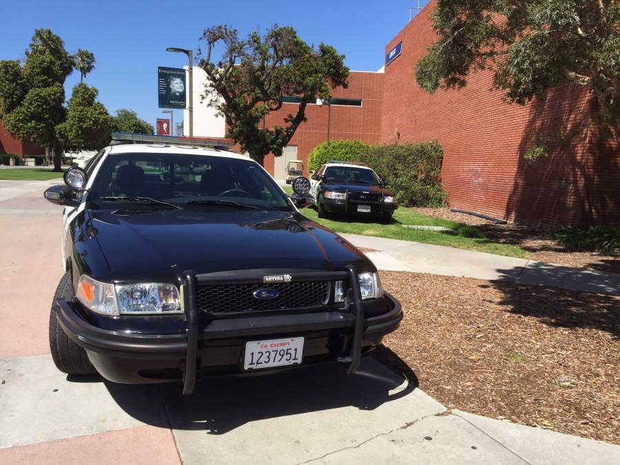 El Camino police officers responded to the library Wednesday afternoon to provide security after an anonymous threat was made against an unnamed institution. The Los Angeles County Sheriffs Department is currently investigating the threats. Photo credit: John Fordiani