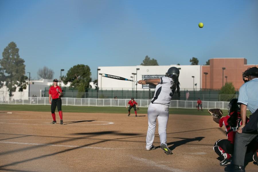 Freshman+Kattya+Calderon+hits+the+pitch+during+her+at-bat+against+the+Santa+Barbara+City+College+Vaqueros+on+Tuesday%2C+Feb.+9.+The+Warriors+would+lose+4-1+in+six+innings+to+the+visitors.+Photo+credit%3A+Elena+Perez