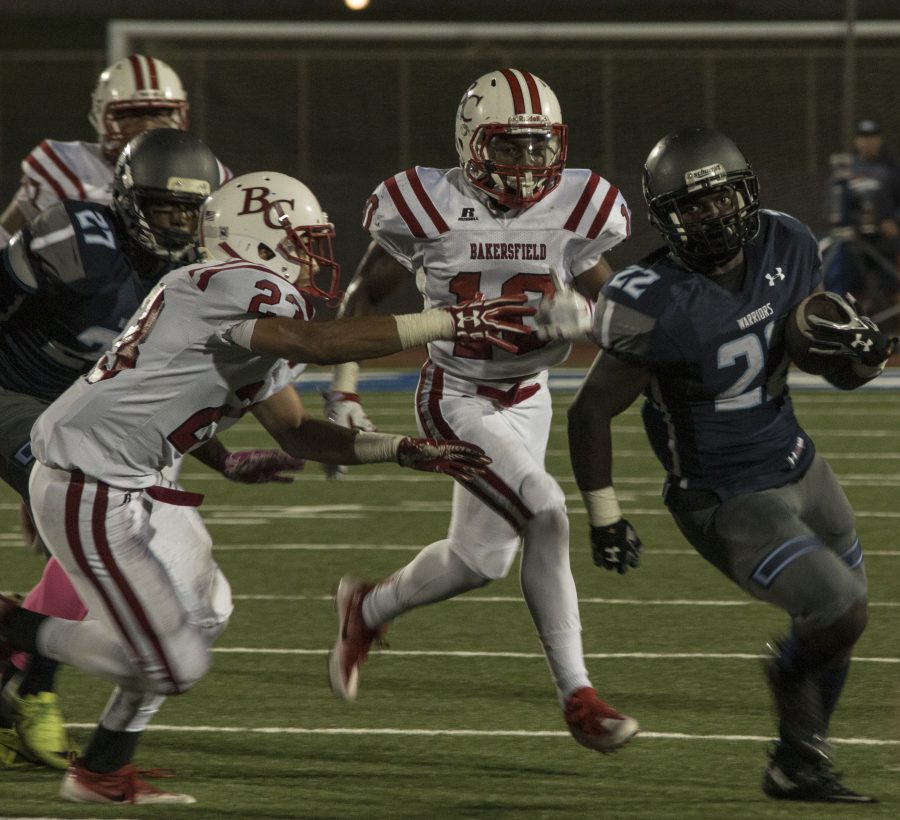 Football team gives up last-second touchdown in loss to Bakersfield ...