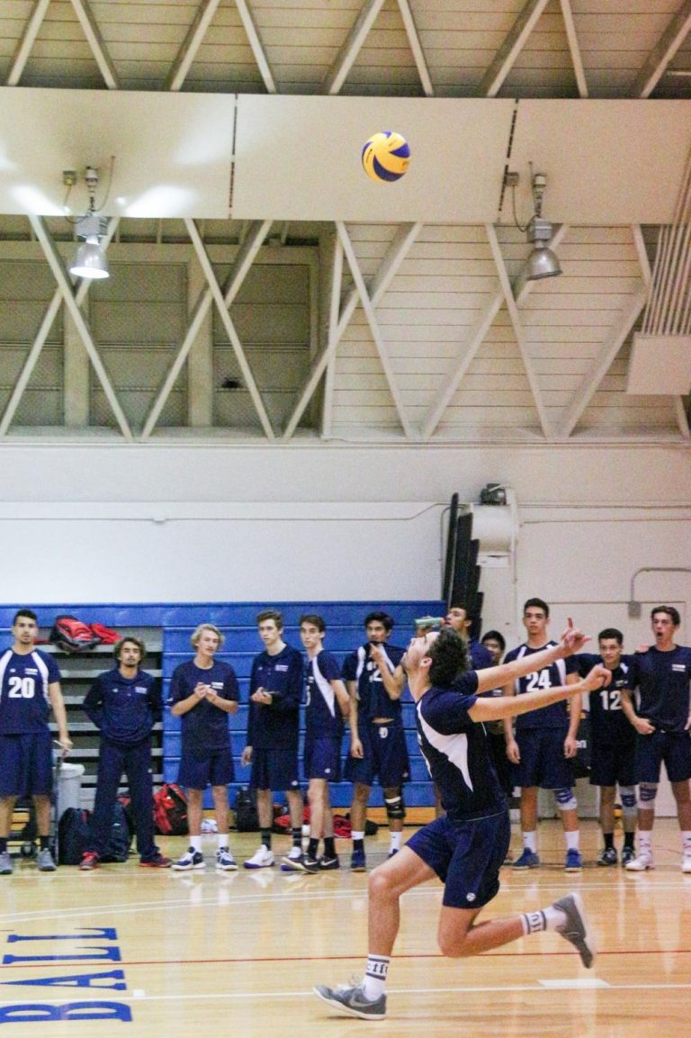 Los Angeles Pierce College defeats mens' volleyball team at home game ...