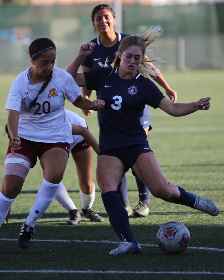EC Warriors forward,Robin Riggs,shoots the ball wide of the goal in a late scoring attempt, during the EC Warriors vs Pasadena City College womens soccer match at El Camino on Friday, Nov. 9. Photo credit: Darwyn Samayoa