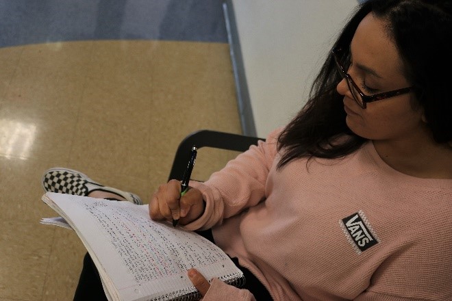 Perla Ruvalcaba does not want to take out a loan during her time at El Camino College. She wants to wait until she transfers to a four-year university before incurring student debt. Photo credit: Omar Rashad