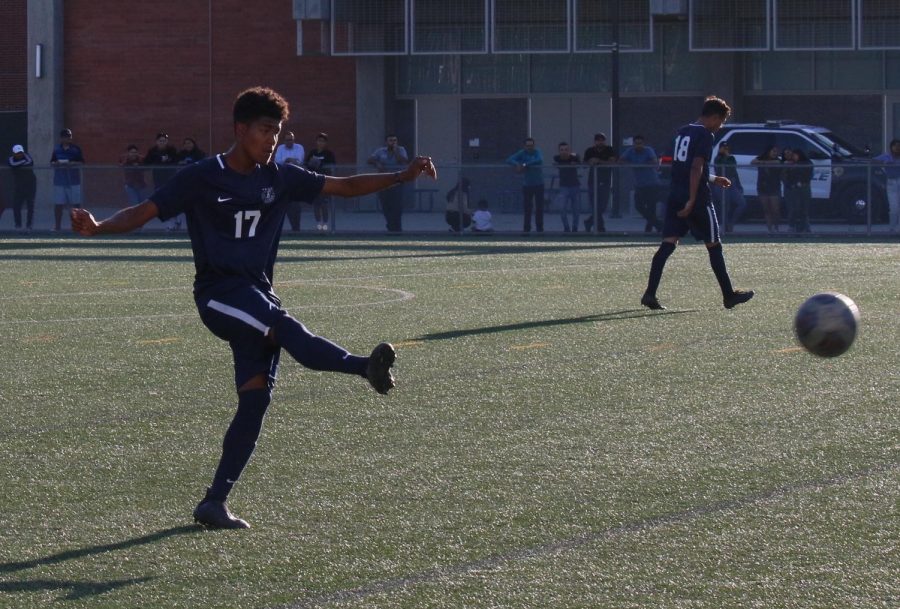 El+Camino+College+defender+Jordan+Lopez-Perez+clears+the+ball+away+from+his+penalty+area+during+a+match+against+Cerritos+College+at+the+PE+and+Athletics+Field+on+Friday%2C+Oct.11.+Cerritos+scored+three+goals+to+start+the+first+half+of+the+game.+Viridiana+Flores%2F+The+Union