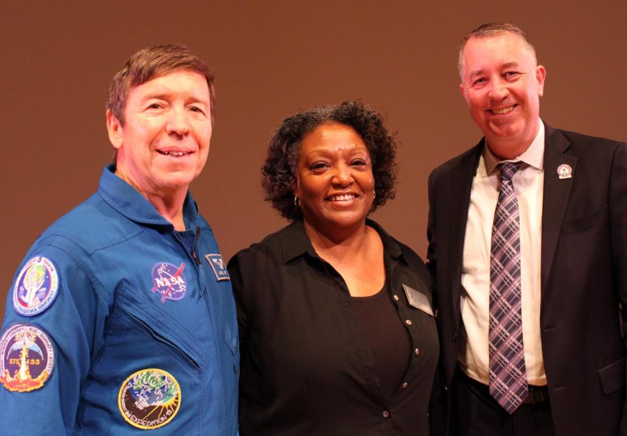 Onizuka Space Science Day 2022 keynote speaker, Michael Reed Barratt, doctor of internal and aerospace medicine and a National Aeronautics and Space Administration (NASA) astronaut since 2000, and event hosts, El Camino College president and superintendent Brenda Thames, and Tim Stowe, president since 2010 of the Onizuka Memorial Board, welcome hundreds of elementary, middle and high-school students to the campus of ECC in Torrance on Saturday, March 12. The event includes 19 hands-on workshops and two demonstrations to introduce youth to careers in the study and exploration of space. Addressing the young people at the start of the day, Thames says, “Welcome to your community college. If anyone ever says you can’t go to college that’s wrong. As long as this college is here, you can go to college. We want to make sure you feel welcome.” (Kim McGill | The Union)