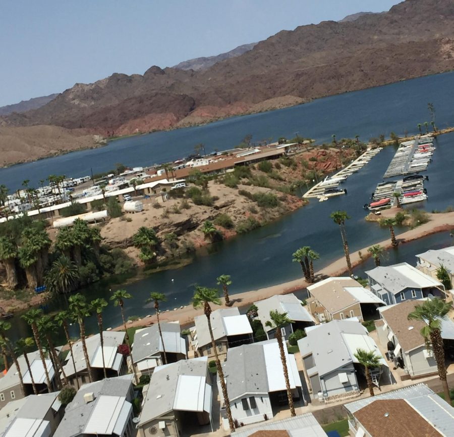 A+view+of+Lake+Havasu+City%2C+Ariz.%2C+shows+an+empty+beach+and+lake+before+the+crowds+arrived+in+summer+2021.+The+ideal+conditions+were+not+enough+to+keep+a+family+trip+from+being+ruined.%28Jesus+Cortez+%7C+Warrior+Life%29