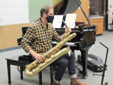David Moyer prepares to use his saxophone for his jazz improvisation performance classroom on Tuesday April 19, in Marsee Auditorium at El Camino College. (Sharlisa Shabazz | Warrior Life)