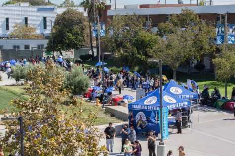 The Fall University Fair taking place across the Student Services Plaza on Thursday, Sept. 22. The fair dawned over 60 booths with representatives from colleges and universities that are public, private and out-of-state. (Ethan Cohen | The Union)