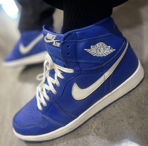 Nick Hamilton, Sports Entertainment Journalist is wearing the "Hyper Royal" 1s that came out 4 years. Hamilton has made sure he has sure to keep this pair of Jordan 1s in good condition.