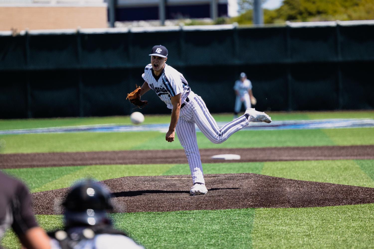 Battle of bullpens: Warriors baseball takes Game 1 of SoCal Regionals ...