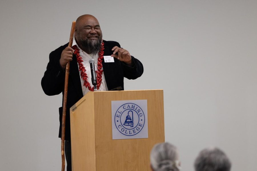 Tevete Usumalii gives his speech at the El Camino College Hall of Fame induction ceremony on Thursday evening, June 1. He was one of the most physically demanding offensive linemen in El Camino Football history and is a member of the 1990s All-Decade Team. (Ethan Cohen | The Union)