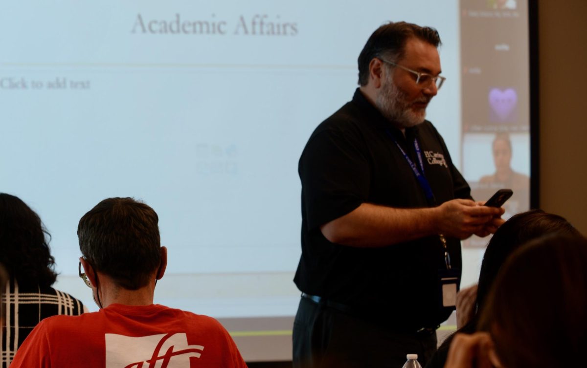 Vice President of Academic Affairs Carlos Lopez reports out during the Tuesday, Sept. 19 Academic Senate meeting in Distance Education Room 166 at El Camino College. Lopez discussed the new creation of 12-week classes at El Camino. (Lana Mily | The Union)