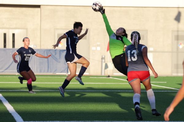 Nayeli Sanchez, Compton College women's soccer team goalkeeper, makes a save during the El Camino College vs Compton College match at the ECC Soccer Field on Tuesday, Oct. 17. (Ma. Gisela Ordenes | The Union)