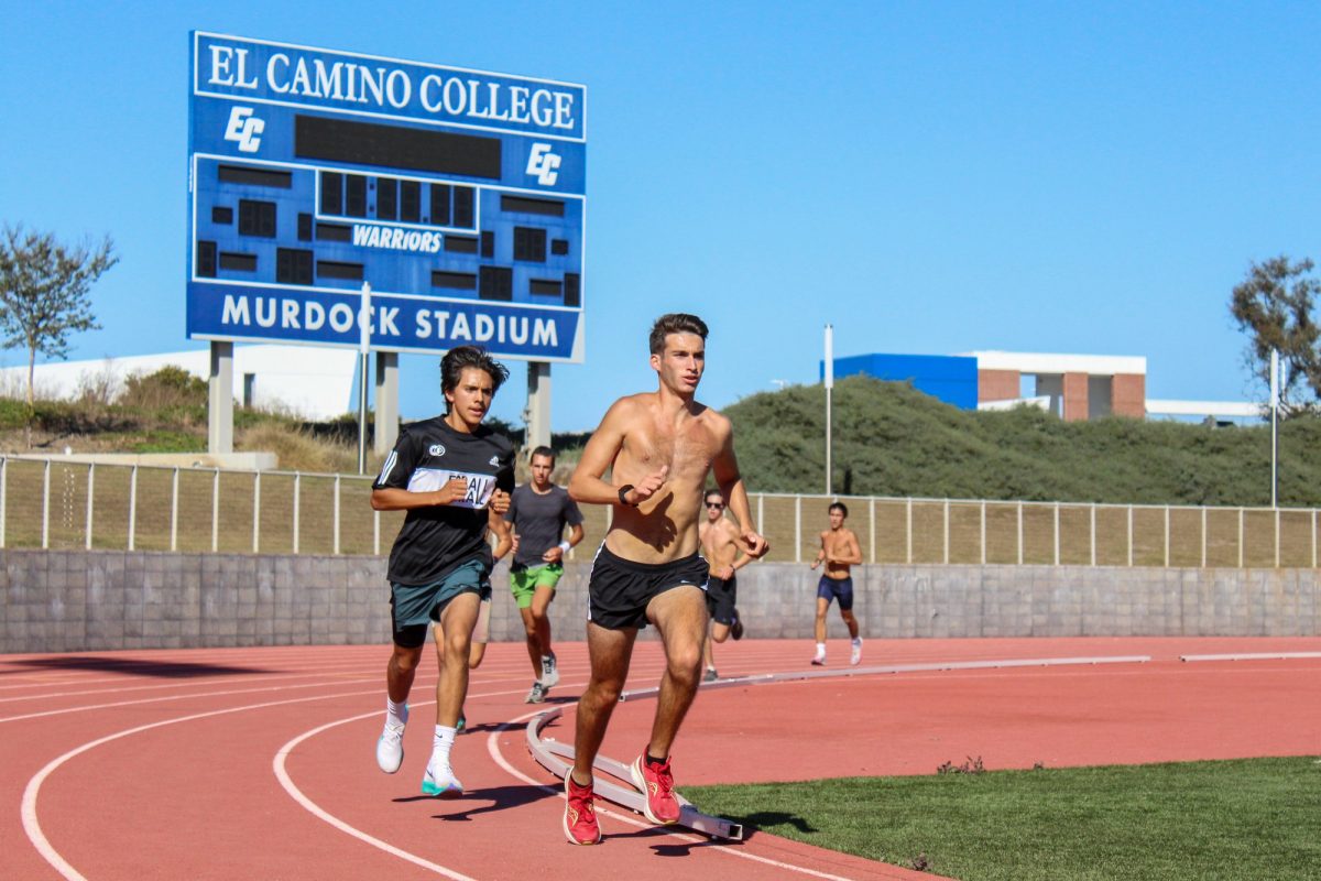 Leading El Caminos cross country team, Aaron Cohen, runs 600 meter repeats at Murdock Stadium on Nov. 1. Cohen is training for the Southern California Championships meet on Nov. 3. (Saqib Rawda | The Union) 