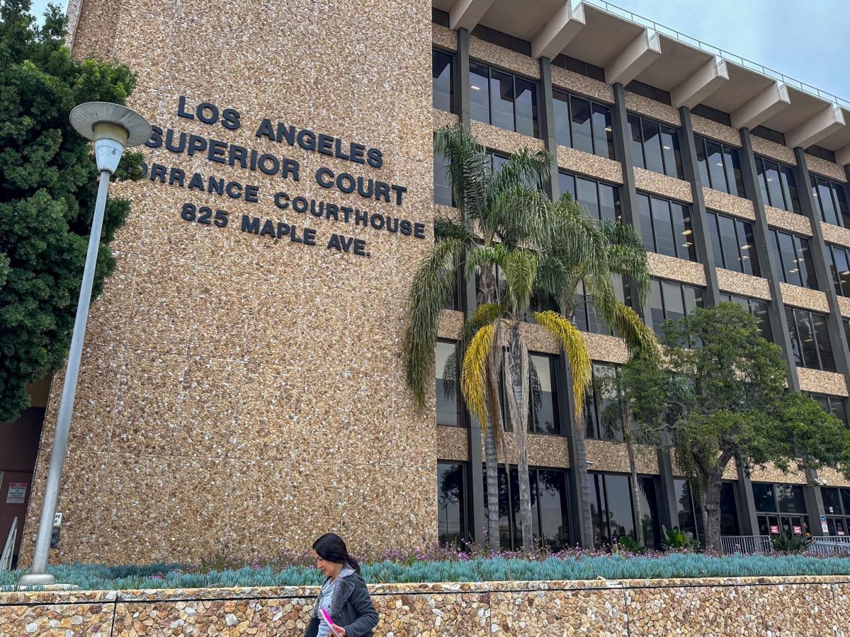 A+woman+walks+by+the+Torrance+Courthouse+on+Wednesday%2C+Jan.+17.+Jeffery+Davis%2C+the+man+accused+of+attacking+Junko+Hanafusa+by+the+El+Camino+College+Gymnasium%2C+was+arraigned+on+the+same+day.+He+pleaded+not+guilty+to+the+murder+charge+brought+by+the+Los+Angeles+County+District+Attorneys+Office.+%28Ma.+Gisela+Ordenes+%7C+The+Union%29