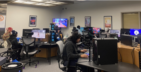 21 Esports computers are available in the main area of the Makerspace for all El Camino students to use. Students can enjoy a break from classes to play any video game of their choice.