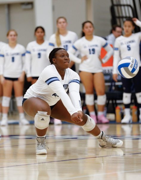 Zariah Honeycutt, a sophomore outside hitter plays defense on a serve receive during a game against Glendale on Friday, Aug. 23 at the El Camino Gymnasium. Honeycutt recorded 4 kills and 3 digs in a 3-0 victory. The Warriors will be on the road at Bakersfield College at the Bakersfield Quad for a doubleheader against Santa Barbara at 10 a.m. and will face Bakersfield at 2 p.m. (Greg Fontanilla | The Union)