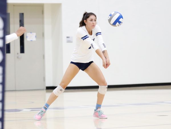 El Camino Warriors outside hitter Scheala Nielsen passes the ball on a serve receive during a South Coast Conference showdown with LA Harbor on Friday, Oct. 11. Nielsen recorded 10 kills, 15 digs, five attacking errors and 11 points in a 3-0 sweep over the Seahawks. The Warriors will clash with the Seahawks again on Friday, Nov. 8 at 6 p.m. at LA Harbor College. El Camino next game will be on the road against Compton College on Wednesday, Oct. 16 at 6 p.m. (Greg Fontanilla | The Union)