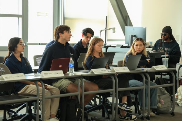 The El Camino College Associated Students Organization executive officers and senators meet in the Student Services building on Thursday, Oct. 10. ASO Senate meetings take place every Thursday in the Pencil Room, located west of the Warrior Welcome Center on the first floor of Student Services. (Elsa Rosales | The Union)