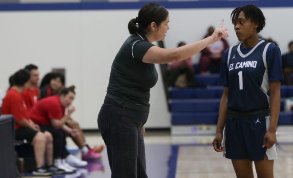 Assistant womeCoach Carla Shaw gives her player instructions to use for her next in ball possession. Renzo Arnazzi| The Union