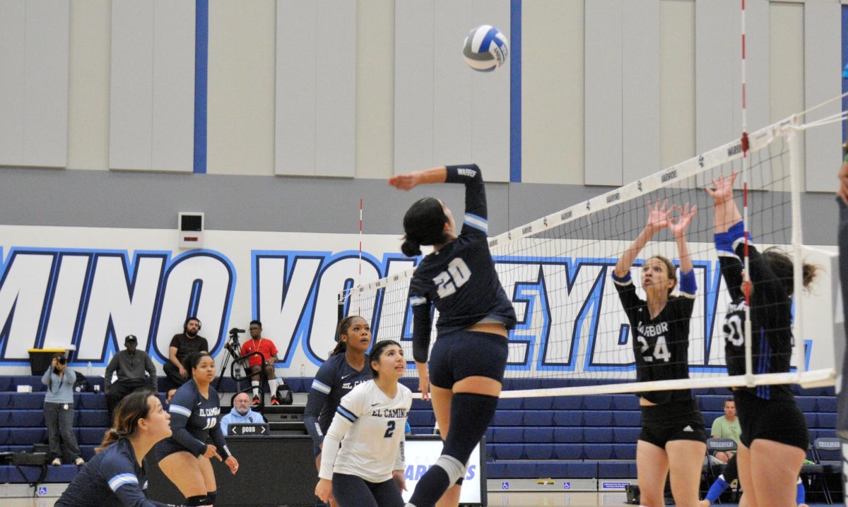 Yasmine Itani (20, OH) executes a decisive attack, challenging the opposition's block. The El Camino Warriors maintained a dominant attack throughout the match to secure a 3-0 sweep at home.
(Cardoso, Juan Carlos I The Union) Photo credit: Juan Carlos Cardoso