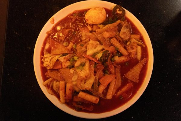 Spicy rice cakes dish Due-Bok-ee at the 3355 Asian Grill in Torrance. (Oriana de Quay | The Union)