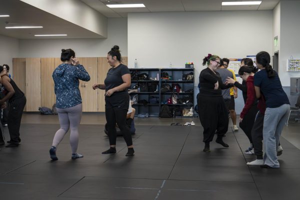 Self-defense class at El Camino College taught by Keiswirth, learn about hug prevention, wrist control, and pummeling on Wednesday, March 4. (Ryan Hirabayahsi | The Union)